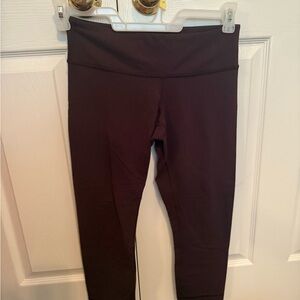 Lululemon Maroon Cropped Leggings Sleek and Streamlined